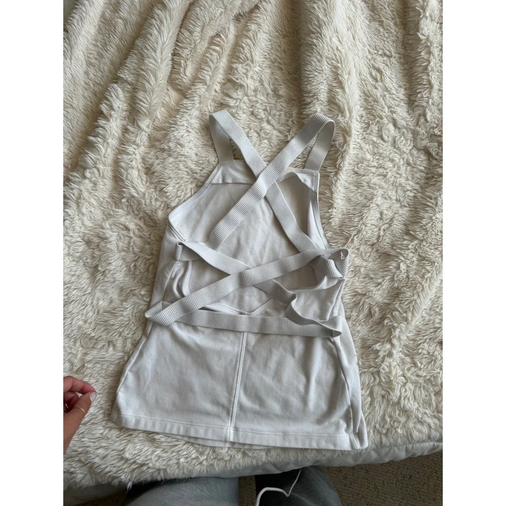 Alo Yoga Elevate Tank Top Size Small White Seamless Ribbed Favorite Square Neck